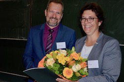 Zum Artikel "Dr. Katrin Singler erhält Förderpreis der Rolf-und-Hubertine-Schiffbauer-Stiftung"